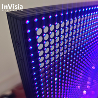 Affiche LED transparente InVisia ultra-mince pour intérieur, haute luminosité, haute définition, gradation 16 bits, économie d'énergie, sur pied