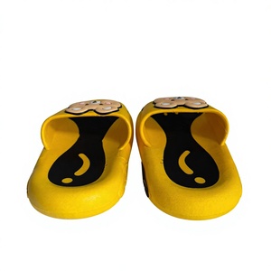 Ciabatte Gialle Cartoon con Tomaia in EVA, Suola Antiscivolo da 20MM, Punta Aperta, Per Tutte le Stagioni, Uso Domestico, Taglie 24-35, Logo Stampato in 3D - Product Image 3