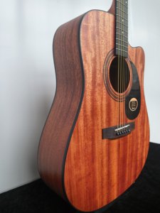 <span class=keywords><strong>Guitare</strong></span> acoustique folk cutaway de 41 pouces, entièrement en contreplaqué d'acajou, finition laquée mate grain de bois naturel, personnalisation du logo possible - Product Image 4