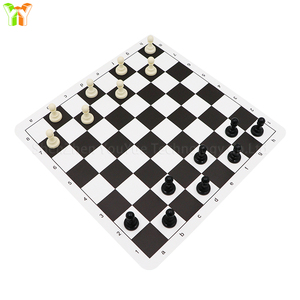 Set di <span class=keywords><strong>Scacchi</strong></span> Internazionale con Pezzi in Plastica <span class=keywords><strong>Bianchi</strong></span> e Neri e Scacchiera in Pelle PU per Giochi da Tavolo - Product Image 3