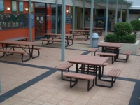 Mobilier de rue, lamelles en plastique recyclé HDPE, table de pique-nique de rue extérieure et chaises de banc