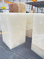Luxe 30*30*50 40*40*40 Petit Cube De Marbre Décor Chambre Translucide Blanc Onyx Stand Carré Table D'appoint Onyx Pierre Plinthe