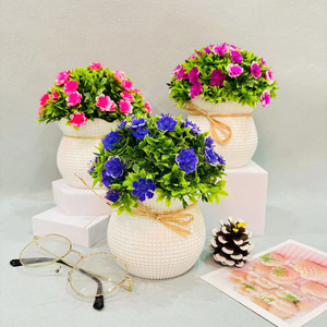 Bonsái de Crisantemo Artificial de 16 cm, Flores Decorativas de Plástico Blanco Lechoso para Decoración del Hogar - Product Image 2