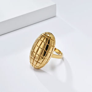 Anillo de acero de titanio con forma de pan estilo europeo para mujer, joyería de lujo ligera para dedo índice, regalo con diseño geométrico - Product Image 4