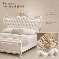 Cadre de lit capitonné de luxe moderne avec tête de lit sculptée et dorée, boutons capitonnés en cristal pour chambre à coucher, hôtel, appartement, mobilier