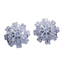 Boucles d'oreilles en zircon micro-incrusté pour femmes européennes et américaines Flocon de neige de Noël Fleur de soleil Gemmes d'oreille pour les fêtes d'enfants