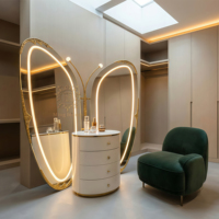 Miroir de Maquillage LED Papillon de Luxe Extensible en Laiton, Doré Moderne, sur Pied, pour Appartement et Chambre à Coucher