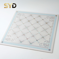 Plaques de plafond carrées en PVC, panneaux de plafond suspendu, imperméables et ignifuges, grille de plafond pour hôtel, hôpital, sous-sol, salle de sport