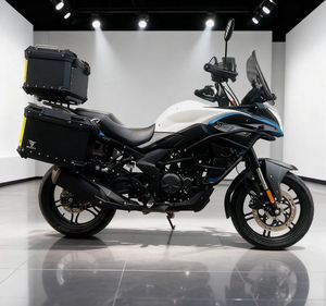 Motocicleta Usada de Gasolina de 300cc con Inyección Electrónica de Combustible y Sistema de Refrigeración por Agua - Product Image 1