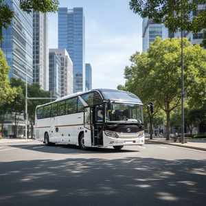 รถบัสคิงลองมือสองขนาดใหญ่ 50 ที่นั่ง เครื่องยนต์ดีเซล เกียร์ธรรมดา มาตรฐานไอเสียยูโร 5 พวงมาลัยซ้าย สำหรับส่งออก - Product Image 1