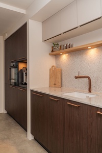 Meuble de bar de <span class=keywords><strong>cuisine</strong></span> moderne avec station à café intégrée, ensemble table et tabourets de bar en bois assortis - Product Image 3