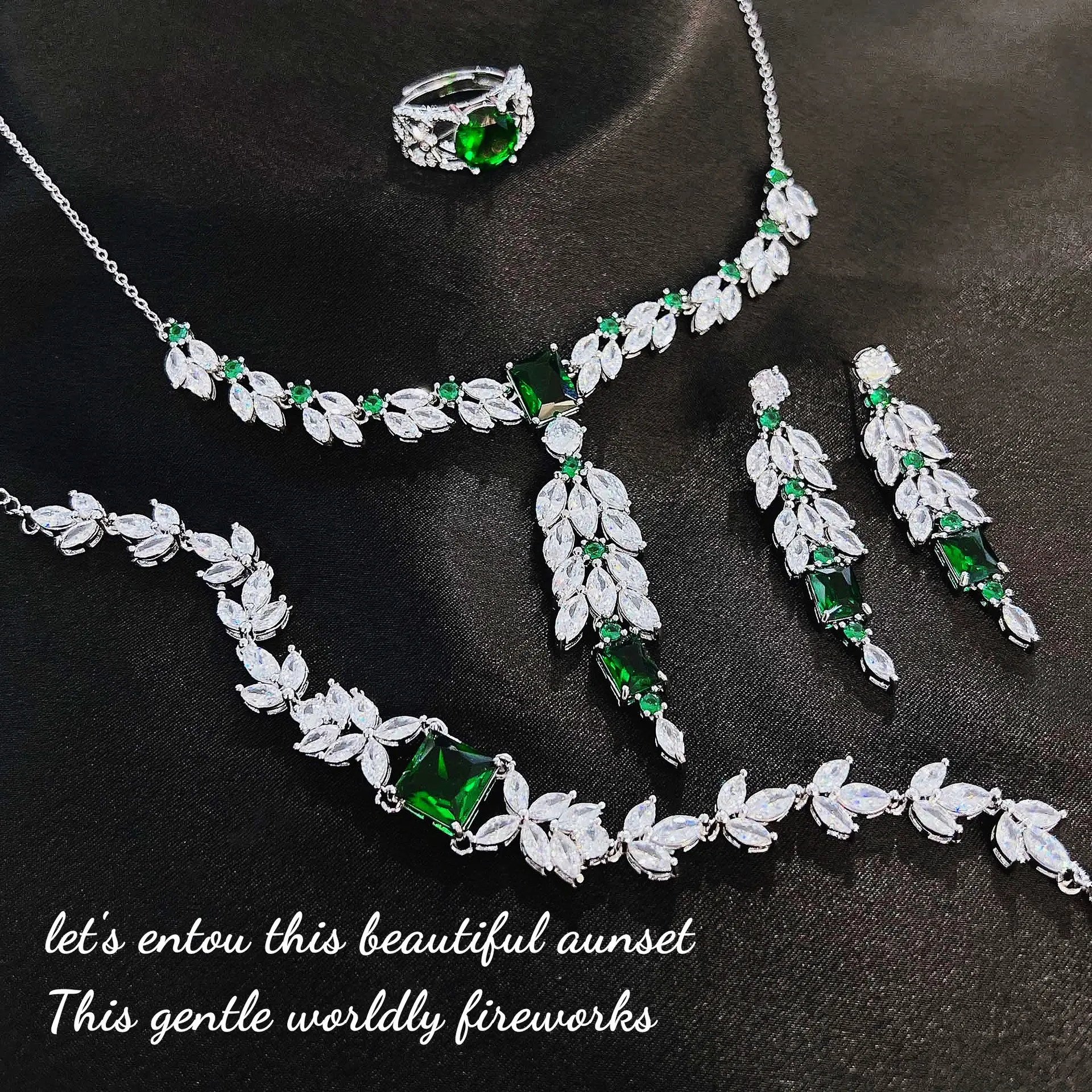 Luxury Designer Jewelry Simulation Emerald Necklaces Bracelets Leaf Tassel Earrings Green Zircon Rings Jewelry Sets Vintage CNAS