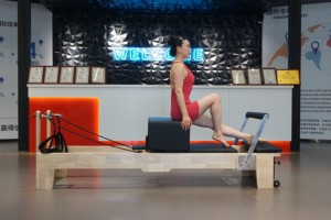 Máquina <span class=keywords><strong>de</strong></span> Pilates Reformer <span class=keywords><strong>de</strong></span> Madera <span class=keywords><strong>de</strong></span> Roble Macizo para Gimnasio en Casa o Estudio Profesional, con Logotipo Personalizado MJD Fitness, Certificación CE/SGS - Product Image 2