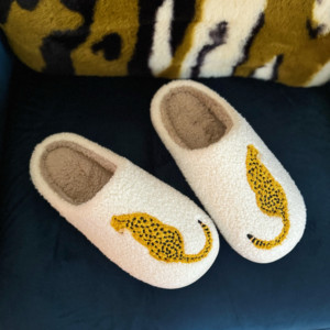 Pantuflas Cheetah Lounge Súper Cómodas - Product Image 6