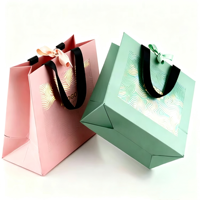 Sac en papier gaufré noir de luxe pour cadeaux, sac écologique, sacs en papier pour le shopping