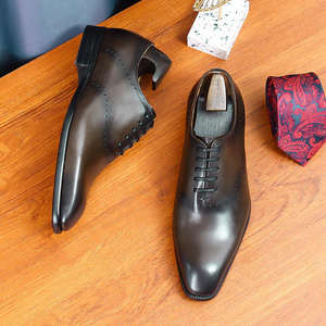 Zapatos de cuero para hombre hechos a mano, de alta calidad, con logotipo personalizado, para bodas, trajes casuales, oficina, negocios, zapatos de vestir y Oxfords. - Product Image 2