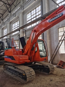 รถขุดตีนตะขาบ Doosan 15 ตัน รุ่น DH150LC-7 ปี 2020 บุ้งกี๋ 1.2 เมตร กำลัง 78 กิโลวัตต์ ใช้งาน 589 ชั่วโมง สภาพดี เครื่องมือจักรมือสองจากเกาหลี - Product Image 4