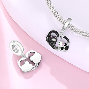 Colgante de gato en forma de corazón de dos tonos con epoxi, accesorio original de alta gama para pulseras DIY, venta al por mayor (accesorios para mujer) - Product Image 4