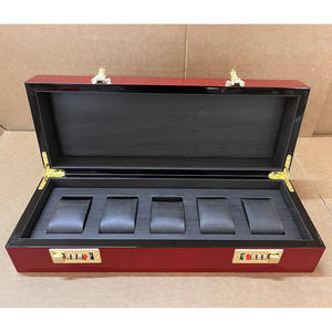 Caja de almacenamiento para relojes cuadrada de madera roja de alta calidad con forro de terciopelo resistente a los golpes - 5 ranuras - Product Image 1