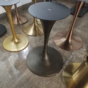 Furnitur desain Modern meja makan terompet kaki meja kuningan logam bulat Tulip kaki meja makan