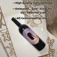 Etiquetas adhesivas de papel adhesivas impermeables fuertes en relieve de lámina de oro personalizadas, diseño personalizado UV permanente para cerveza de vino tinto