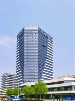 Verre laminé sur mesure pour systèmes de façade de centre commercial avec génération d'énergie intégrée