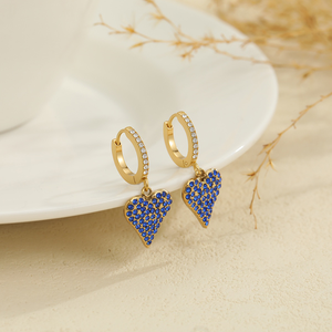 Los pendientes con forma de corazón que brillan son pequeños, vivos, dulces y adorables. Perfecto tanto para citas como para desplazamientos diarios. - Product Image 6