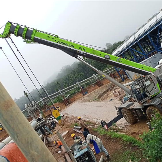 75 тонн Zoomlion повышенной проходимости кран Rt75 модель мобильный подъемный кран с Специальное предложение; Низкая цена