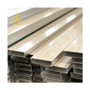 <span class=keywords><strong>Tube</strong></span> <span class=keywords><strong>rond</strong></span> en <span class=keywords><strong>aluminium</strong></span> texturé en bois de pin / chêne / noyer / teck / sur mesure 50 <span class=keywords><strong>mm</strong></span> |   Fournisseur de tuyaux en alliage pour décoration extérieure - Product Image 2