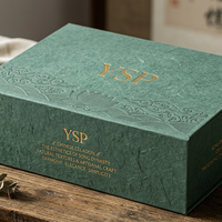 Boîte rigide magnétique de luxe personnalisée en vert céladon, en forme de livre, avec estampage nuage doré sur mesure