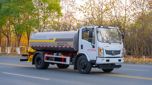 Le fabricant vend un véhicule de pulvérisation vert Dongfeng Huashen 9300L 4x2 avec une pompe à eau personnalisée haut de gamme et un débit élevé - Product Image 2