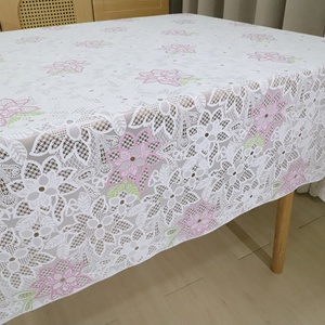 Elegante Tovaglia Rettangolare Bianca con Bordo in Pizzo, Resistente e Decorata con Motivi Floreali <span class=keywords><strong>per</strong></span> Banchetti - Product Image 2