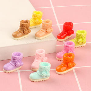 Productos populares Mini botas de nieve de colores Talismán DIY Colgante Agujero Adorno para zapatos Accesorios de resina - Product Image 1