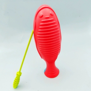 Guiro de Plástico con Forma de Pez al por Mayor con Raspador Dentado para la Educación Temprana de los Niños sobre la Imitación de Sonidos Naturales - Product Image 3
