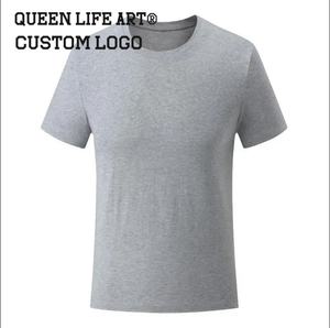 Tratti di verde. T-Shirt Retro Personalizzata da Uomo, Asciugatura Rapida, Scollo a V, Vestibilità Oversize, 100% Cotone Lavorato a Maglia per Calcio, Basket e Golf - Product Image 5