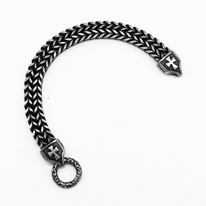 Yunnique – Bracelet croix en acier titane pour hommes, style européen et américain, tendance, Punk rétro, chaîne noire, bijoux, cadeau - Product Image 3