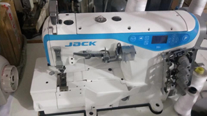 Nouvelle <span class=keywords><strong>machine</strong></span> à surjeter industrielle à entraînement direct Jack W4-D W4S à 3 aiguilles et 5 fils - Product Image 3