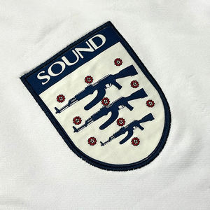 เสื้อฟุตบอลคอโปโลแบบสั่งทำจากโรงงาน ผ้าโพลีเอสเตอร์ระบายอากาศได้ดี สวมใส่สบาย เหมาะสำหรับเล่นกีฬาและสวมใส่ลำลอง - Product Image 4