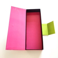 Boîte d'emballage de luxe personnalisée en carton rigide à rabat magnétique pour perruques, extensions capillaires et rangement de mèches, étui cadeau avec doublure en satin