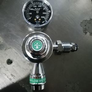 วาล์วลดแรงดันไดอะแฟรมขนาดใหญ่สำหรับขายส่ง พร้อมอินเทอร์เฟซเชื่อมต่อเร็วเฉพาะสำหรับเครื่องช่วยหายใจ ผลิตโดยผู้ผลิตชาวเยอรมัน - Product Image 1