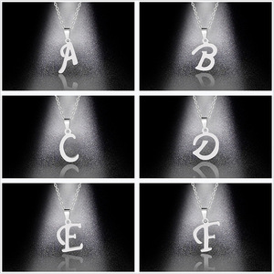 Collana con Ciondolo Lettera Iniziale A-Z in Lega per Donna, Personalizzabile, Regalo Trendy per Amici <span class=keywords><strong>e</strong></span> Innamorati - Product Image 2