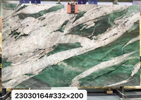 Comptoir de réception en quartzite naturel vert Patagonia, table de lavabo, plan de travail de salle de bain, mur de fond assorti, dessus en marbre véritable
