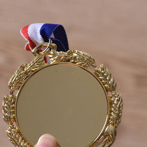 2022ฟุตบอลถ้วยโรงงานที่กำหนดเองว่างเปล่าริบบิ้นเหรียญกีฬาราคาถูกเหรียญน่าอัศจรรย์เหรียญกีฬาที่กำหนดเองและถ้วยรางวัล - Product Image 4