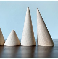 Support de présentation en bois naturel A1 en forme de cône avec base plate et finition lisse pour la présentation de bijoux sur comptoir de vente au détail