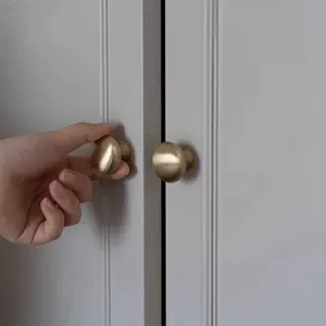 Modern Zinc Alloy T-Shaped Round Cabinet <b>Knob</b> for Kitchen Furniture Handle with Eco-Friendly Adjustable Durable Design - Product Image 6