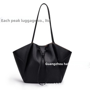 Nouveau Sac Fourre-<span class=keywords><strong>tout</strong></span> Femme 2026 avec Bretelles Décoratives Délicates, Fermeture Magnétique, Polyvalent en Cuir PU - Product Image 1