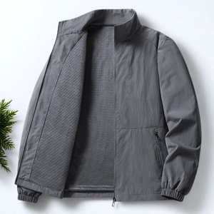 Veste minimaliste pour homme, adaptée aux intempéries, 2025 - Vêtement d'extérieur léger et résistant au vent, avec col montant et poignets élastiques - Product Image 2