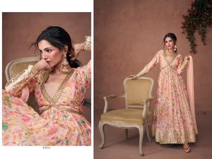 Robe en soie imprimée en organza de qualité supérieure avec broderie Anarkali Salwar Kameez pour mariage et fête - Product Image 3