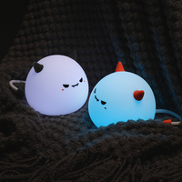 Petite lampe de nuit unique en silicone en forme de monstre mignon d'anime, avec lumière LED, pour la décoration de la chambre à coucher, la maison, les enfants, les bébés