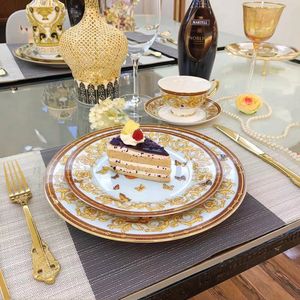 Service de table de luxe en gros, vaisselle en porcelaine de luxe, assiettes de 10 pouces en porcelaine fine, services de table en porcelaine osseuse pour la maison - Product Image 5